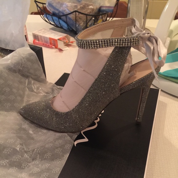 BLACK FRIDAY SALE NIB NINA HEELS🎉💃🏻 - Picture 2 of 5